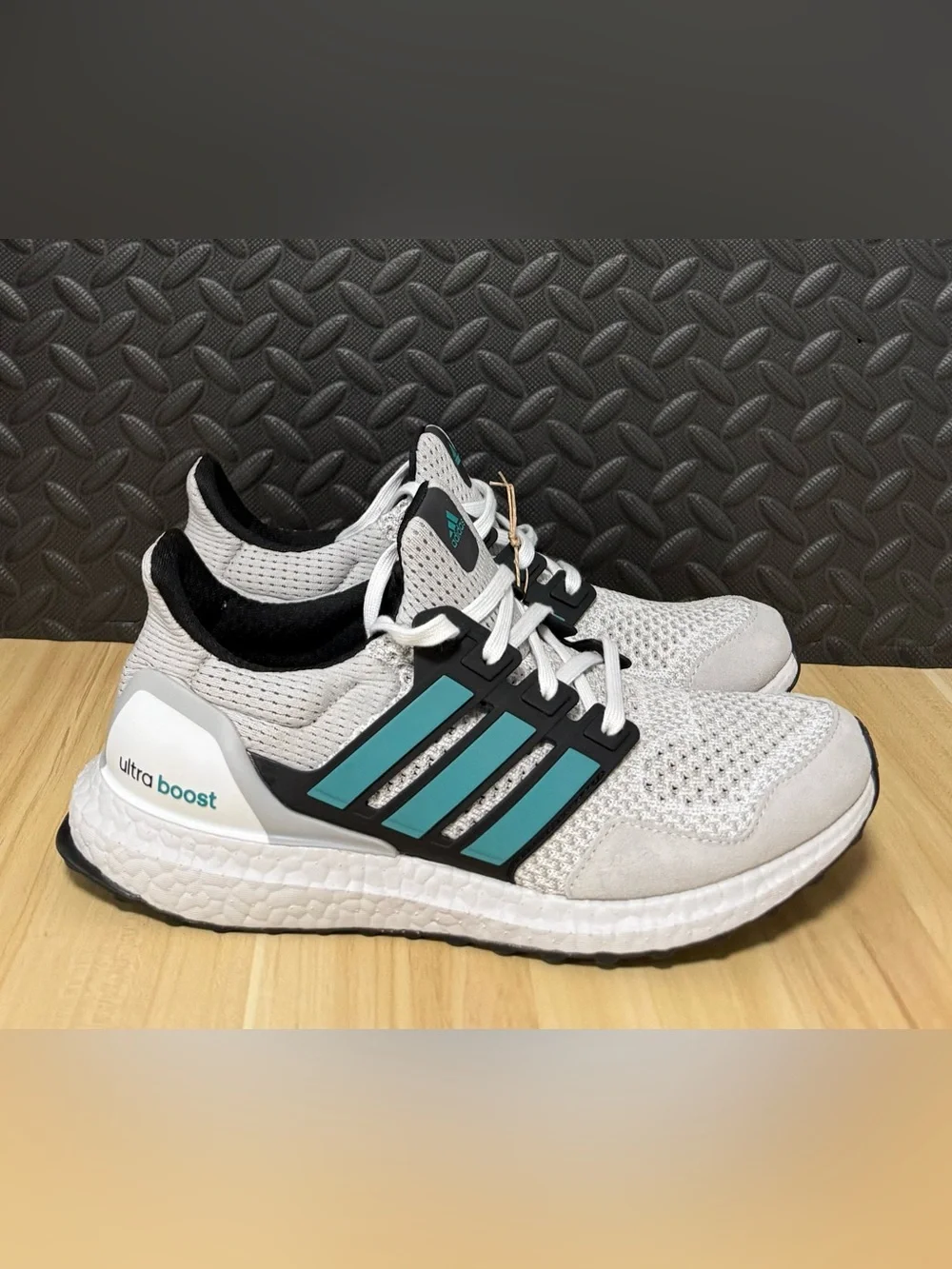 Adidas UltraBoost 1.0 White Pure Teal Running Shoes JQ0823 Mens Size 8.5 NEW
